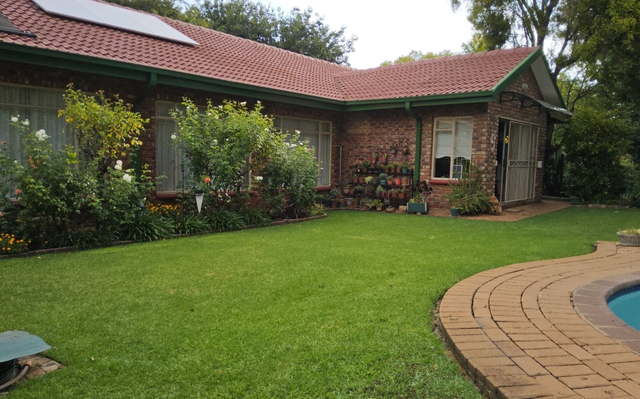 3 Bedroom Property for Sale in Kannoniers Park North West
